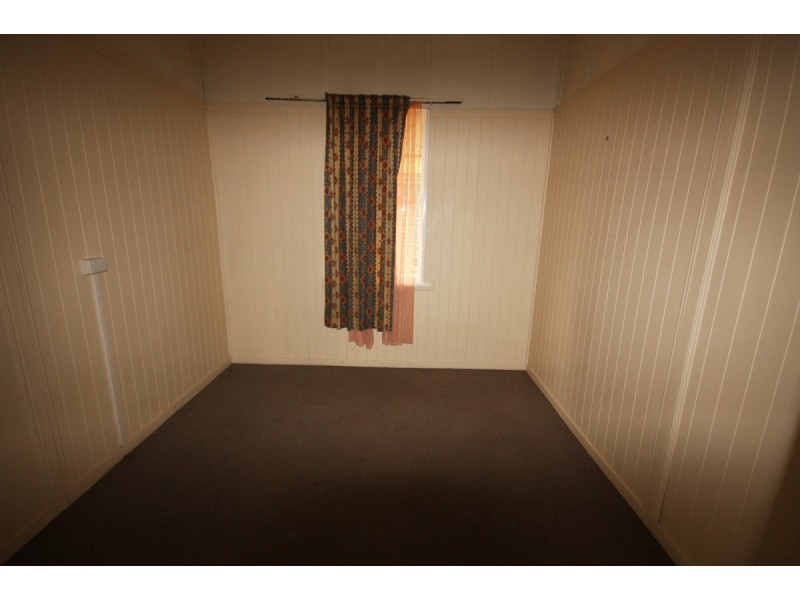 119 Brisbane Road, Booval QLD 4304