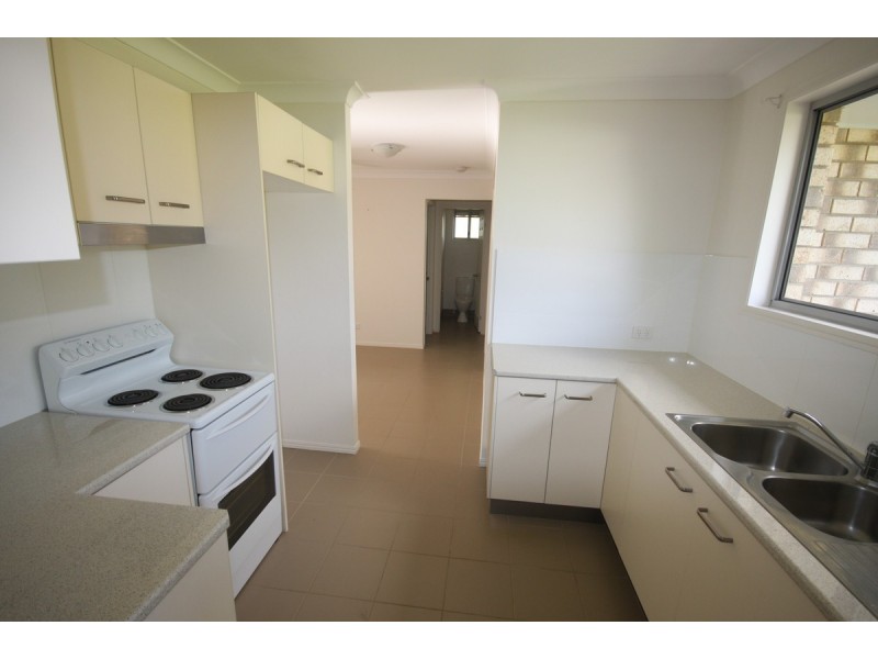 79 David Street (RENTAL), North Booval QLD 4304