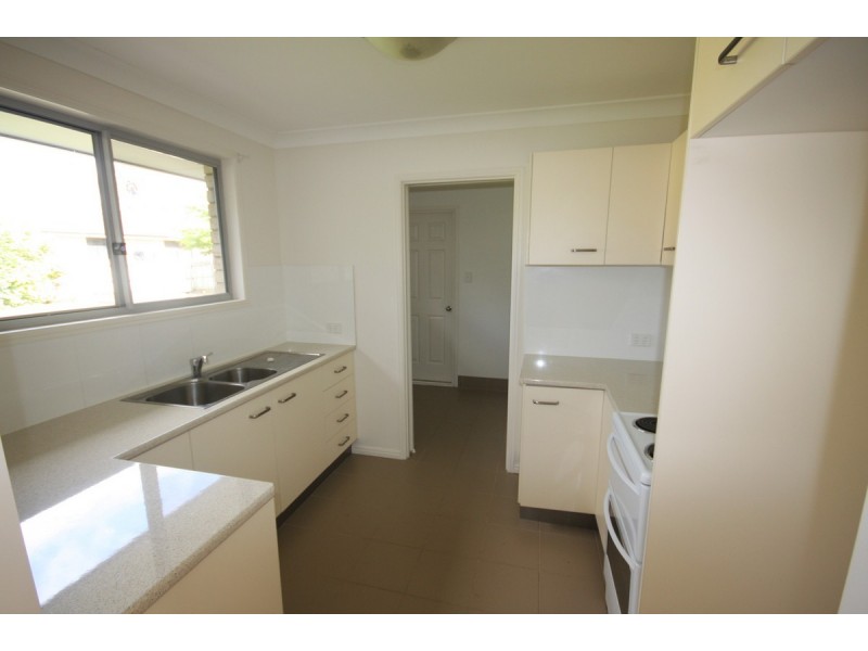 79 David Street (RENTAL), North Booval QLD 4304