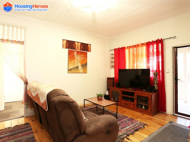 11 Vineyard Street, One Mile QLD 4305