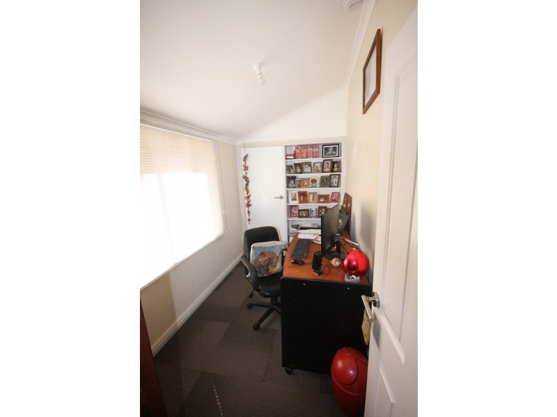 11 Vineyard Street, One Mile QLD 4305