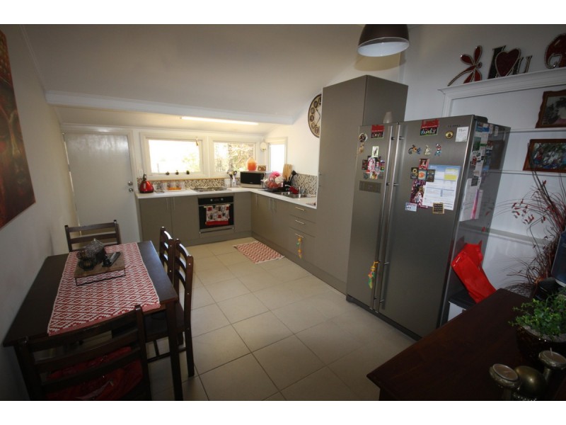 11 Vineyard Street, One Mile QLD 4305