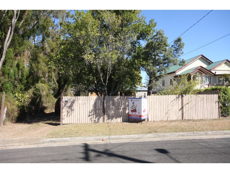 11 Vineyard Street, One Mile QLD 4305