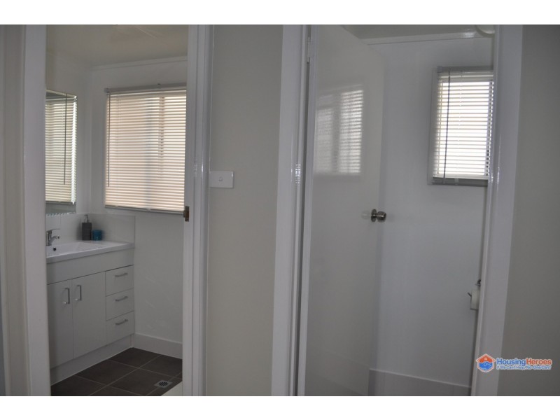 U1-5/22-24 Dawson Highway, Biloela QLD 4715