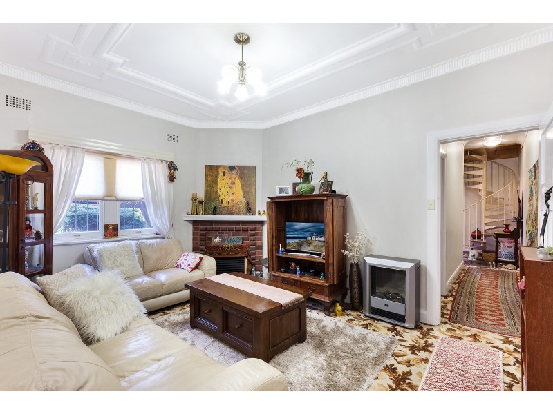 206 Gloucester Road, Hurstville NSW 2220