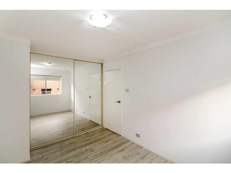 11/28 Meadow Crescent, Meadowbank NSW 2114