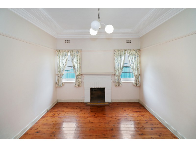 28 Edgbaston Road, Beverly Hills NSW 2209