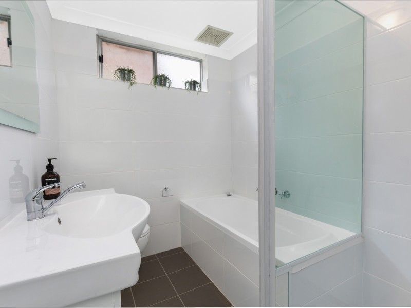 2/50 Jersey Avenue, Mortdale NSW 2223