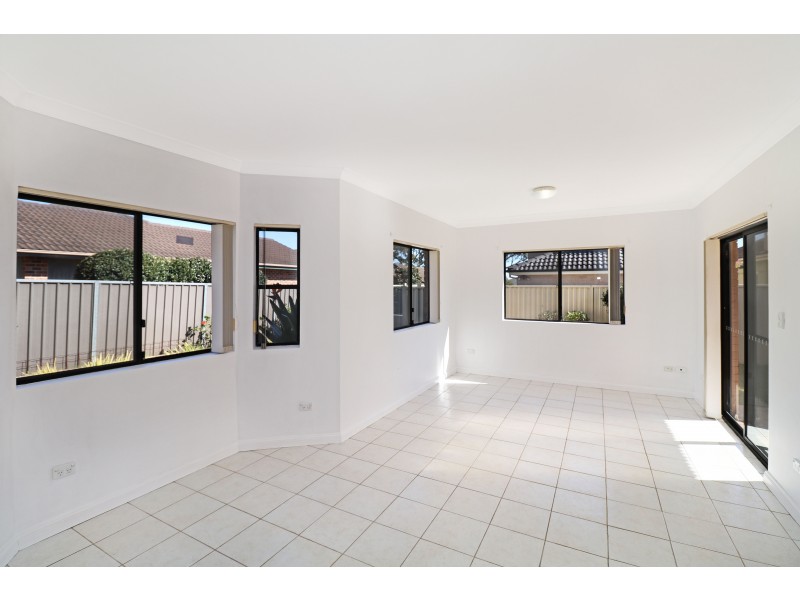 2/13 Gardinia Street, Beverly Hills NSW 2209