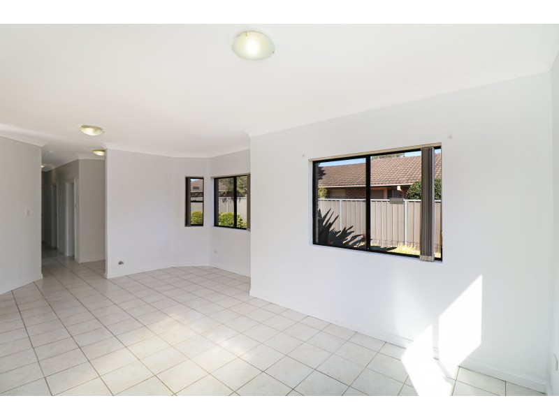 2/13 Gardinia Street, Beverly Hills NSW 2209