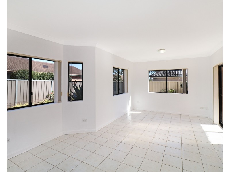 2/13 Gardinia Street, Beverly Hills NSW 2209