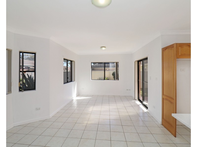 2/13 Gardinia Street, Beverly Hills NSW 2209