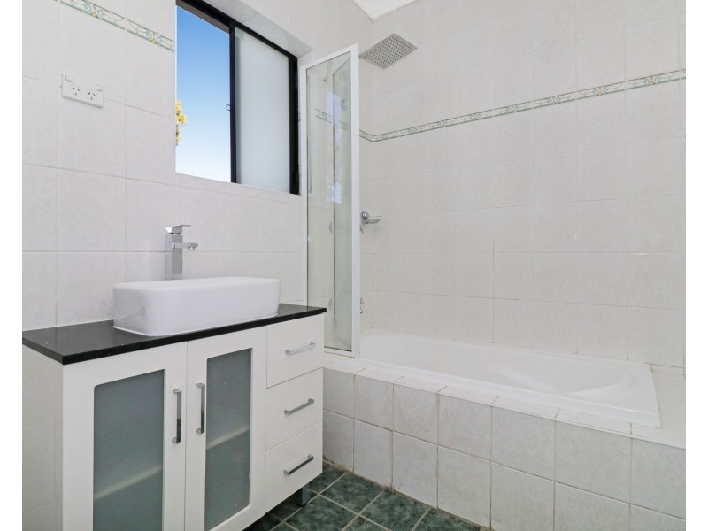 2/13 Gardinia Street, Beverly Hills NSW 2209