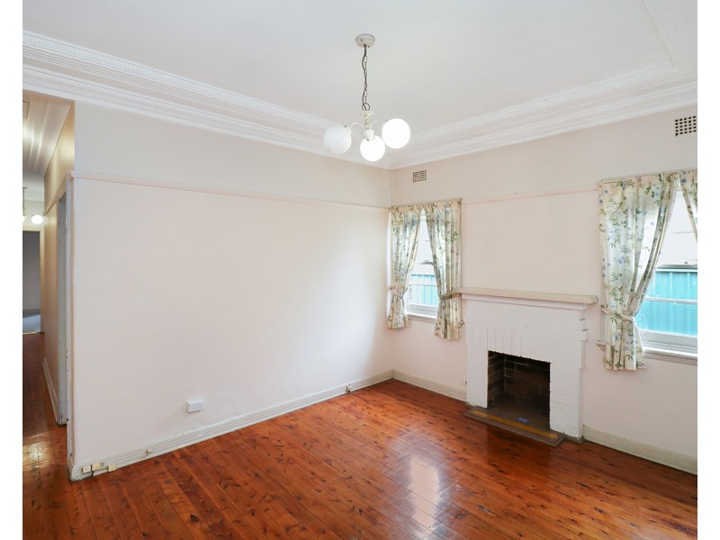 28 Edgbaston Road, Beverly Hills NSW 2209