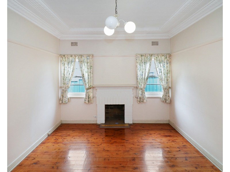 28 Edgbaston Road, Beverly Hills NSW 2209