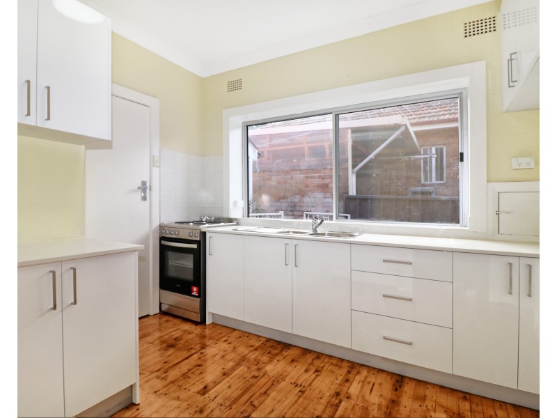 24 Broadarrow Road, Beverly Hills NSW 2209