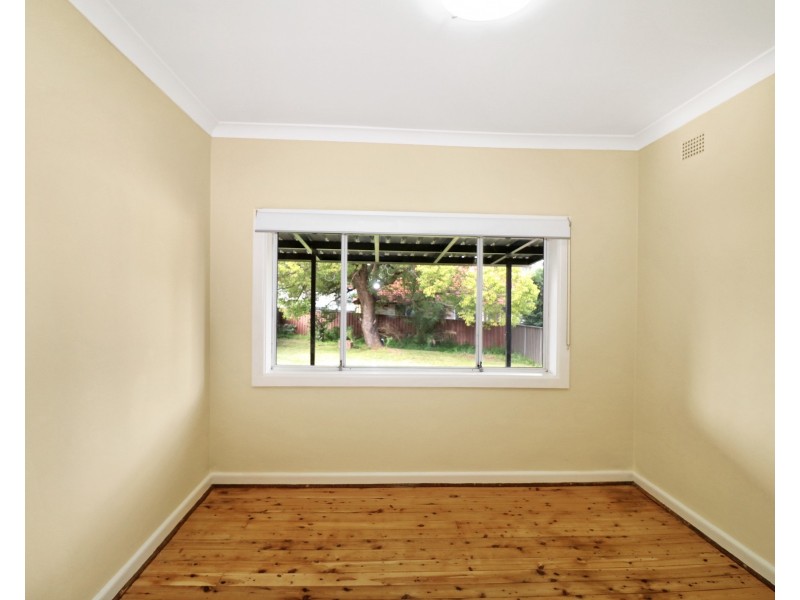 24 Broadarrow Road, Beverly Hills NSW 2209