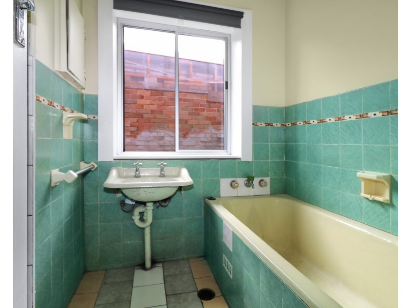 24 Broadarrow Road, Beverly Hills NSW 2209