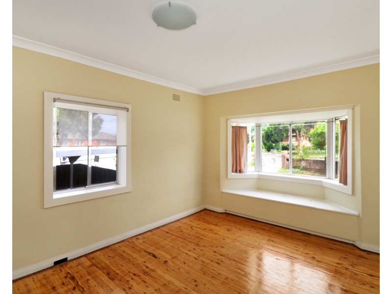 24 Broadarrow Road, Beverly Hills NSW 2209