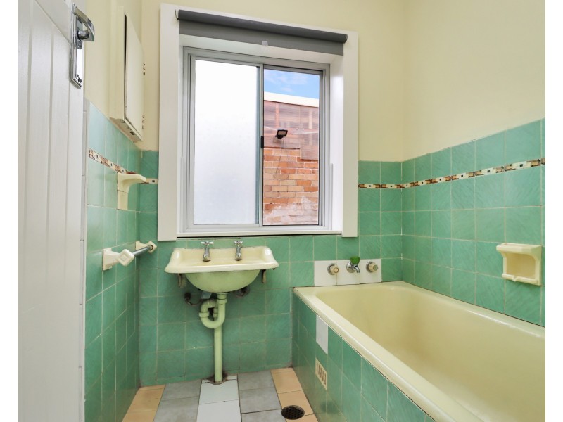 24 Broadarrow Road, Beverly Hills NSW 2209