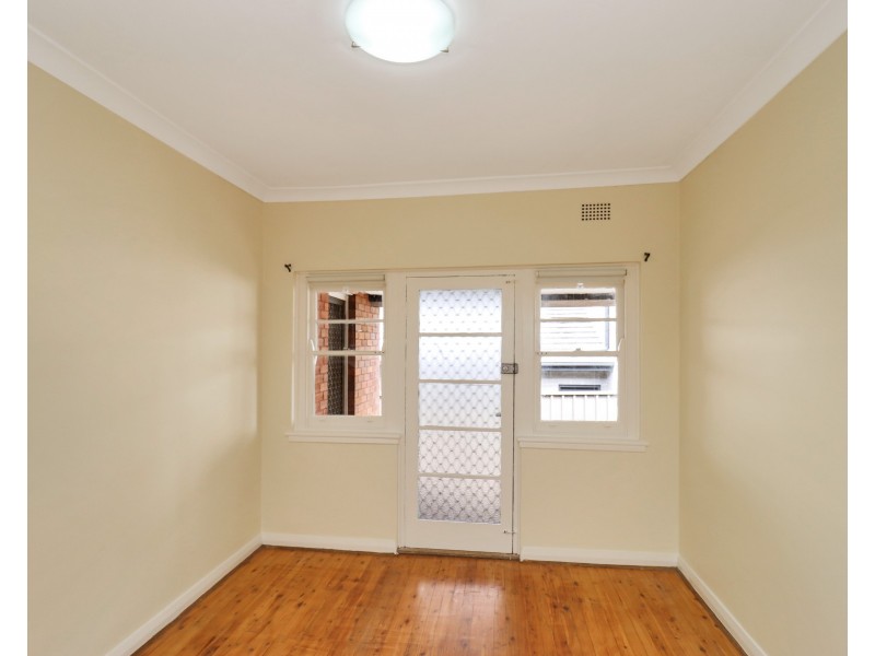 24 Broadarrow Road, Beverly Hills NSW 2209