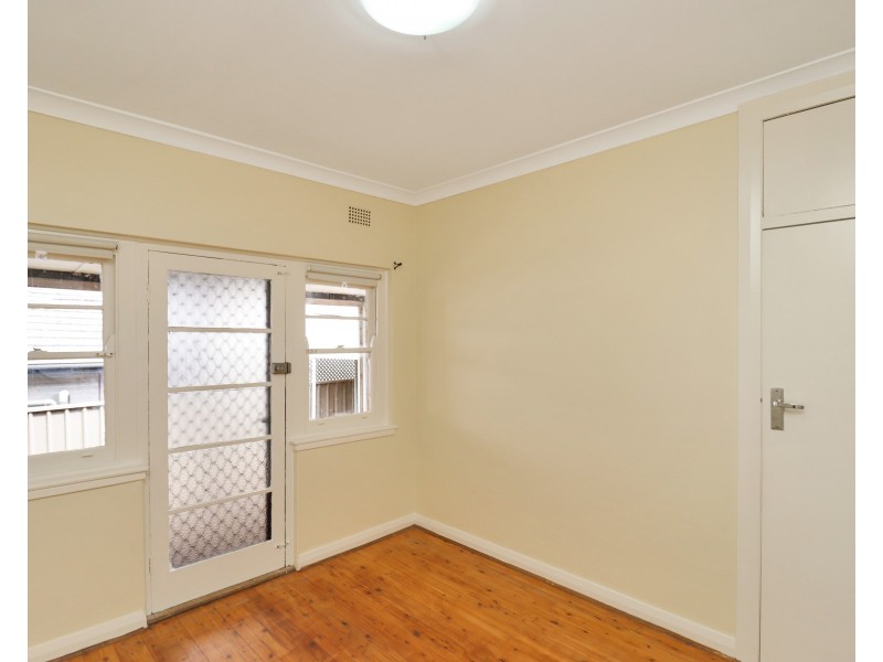 24 Broadarrow Road, Beverly Hills NSW 2209