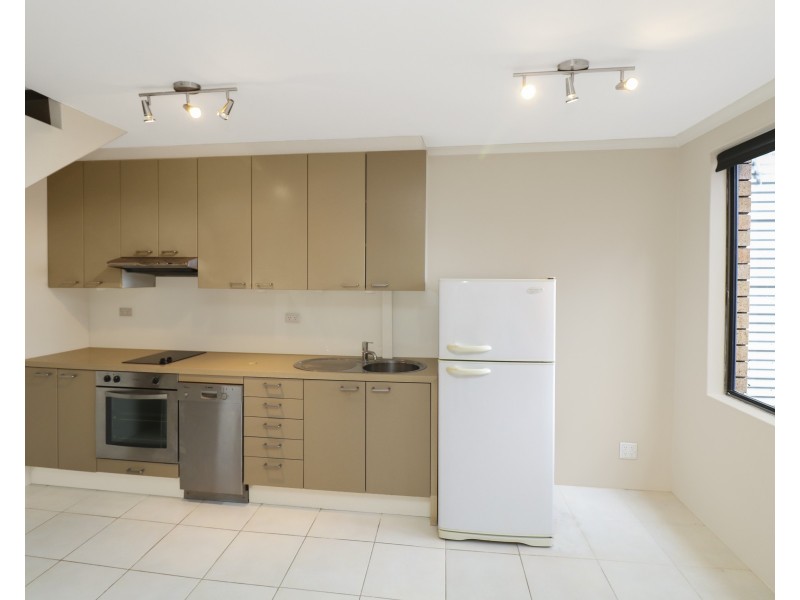 14/2 Goodlet Street, Surry Hills NSW 2010