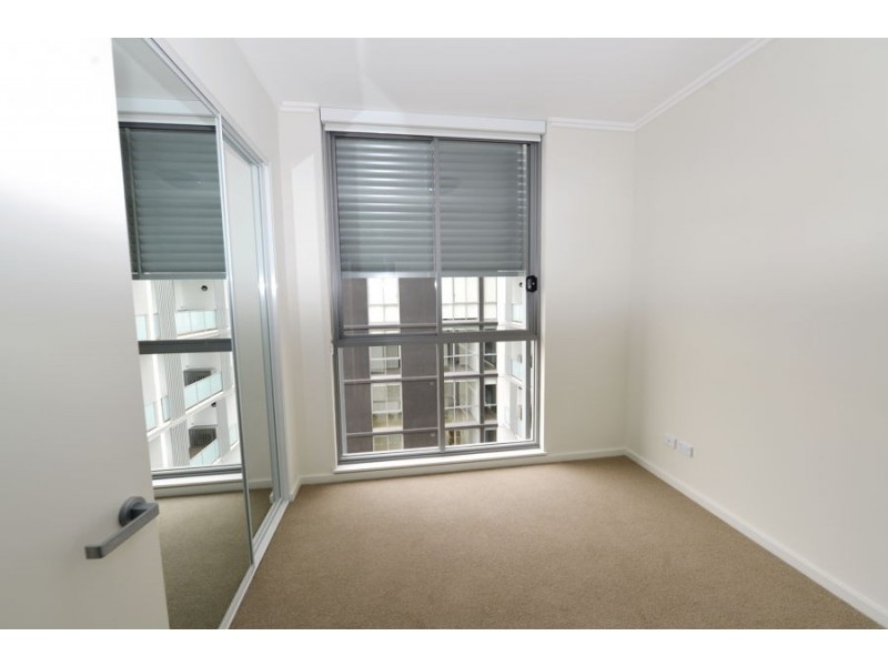 E627/1-39 Lord Sheffield Circuit, Penrith NSW 2750