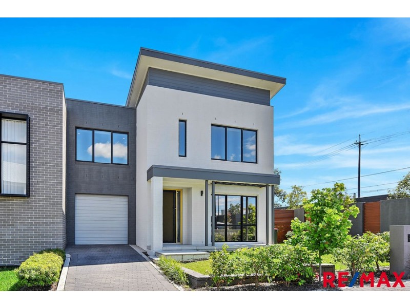 2 HUNTINGDALE GLADE, Blacktown NSW 2148