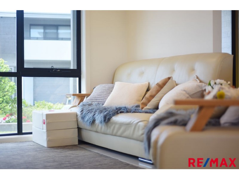 2 HUNTINGDALE GLADE, Blacktown NSW 2148