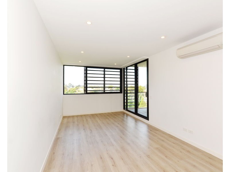 601/81B Lord sheffield circuit, Penrith NSW 2750