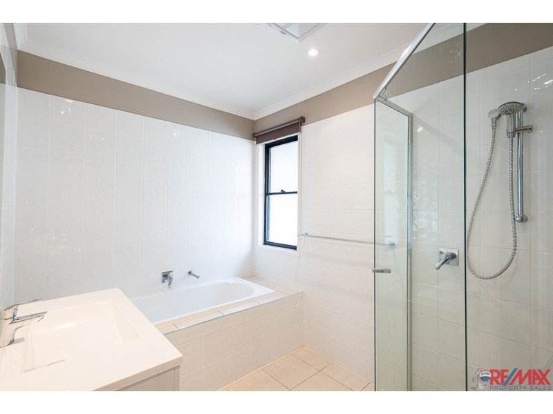 5 Dalzell Ct, Burnside QLD 4560
