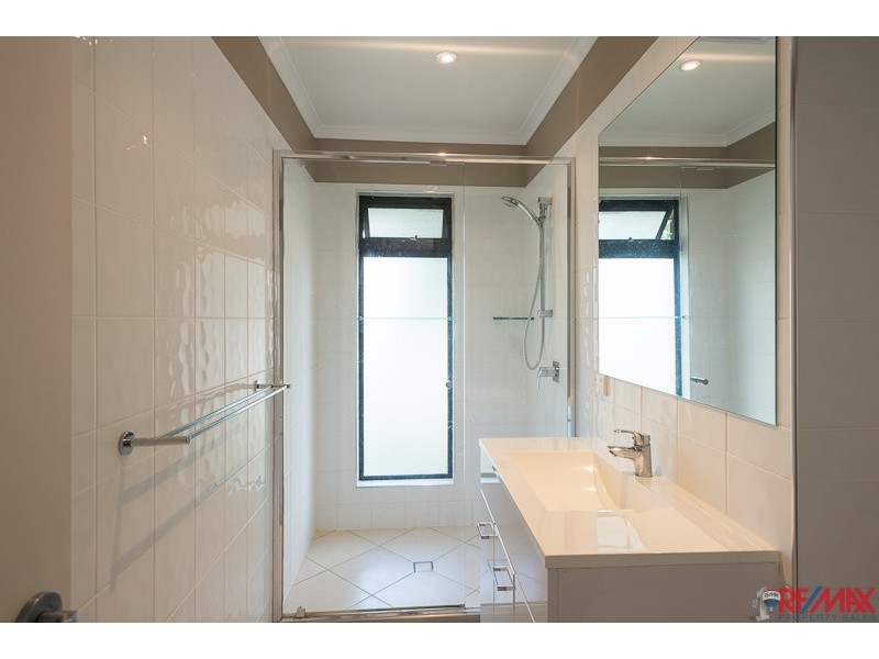 5 Dalzell Ct, Burnside QLD 4560