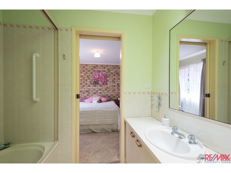 2/106 Amarina Avenue, Mooloolaba QLD 4557