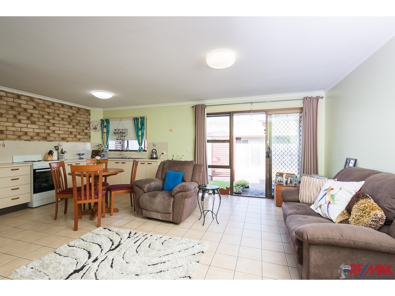 2/106 Amarina Avenue, Mooloolaba QLD 4557