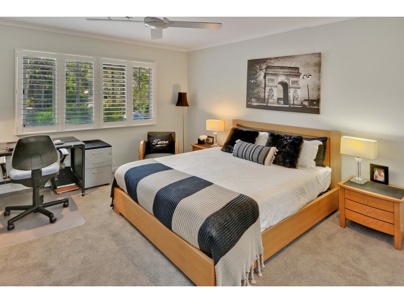 2/2-4 Tranquil Pl, Alexandra Headland QLD 4572