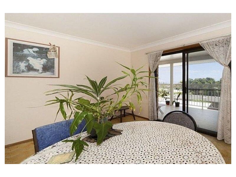 7 Yakola Parade, Alexandra Headland QLD 4572