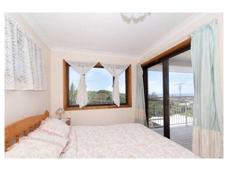 7 Yakola Parade, Alexandra Headland QLD 4572