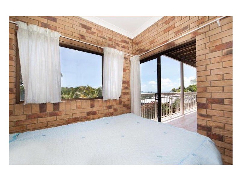7 Yakola Parade, Alexandra Headland QLD 4572