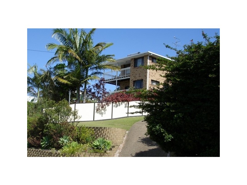 7 Yakola Parade, Alexandra Headland QLD 4572