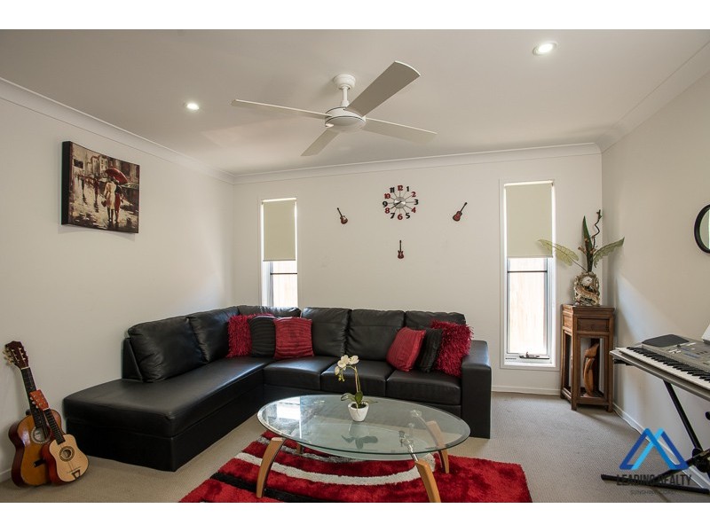 8 Capri St, Caloundra West QLD 4551