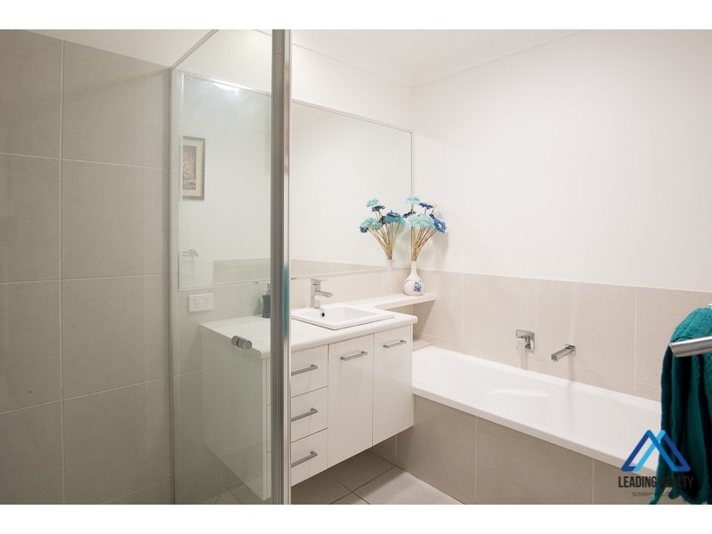 8 Capri St, Caloundra West QLD 4551