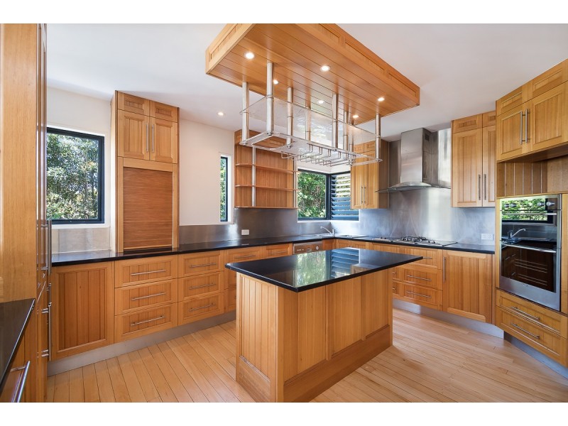 2 Kawana Street, Alexandra Headland QLD 4572