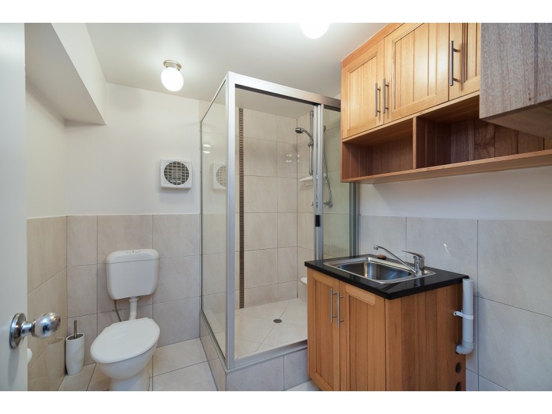 2 Kawana Street, Alexandra Headland QLD 4572