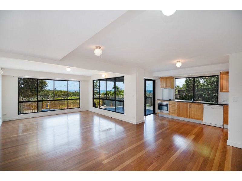2 Kawana Street, Alexandra Headland QLD 4572