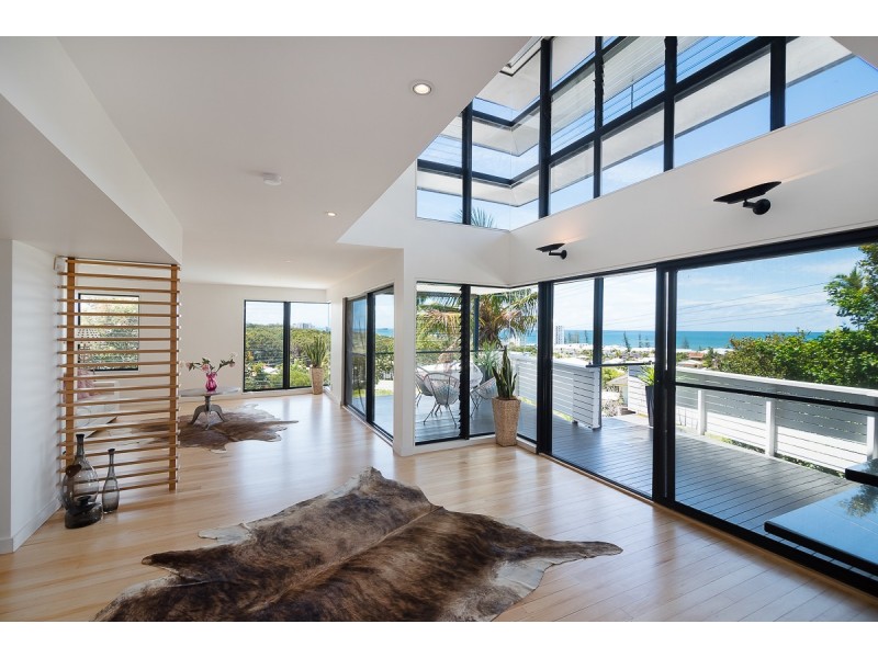 2 Kawana Street, Alexandra Headland QLD 4572