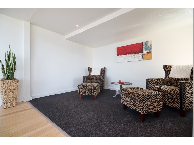 2 Kawana Street, Alexandra Headland QLD 4572