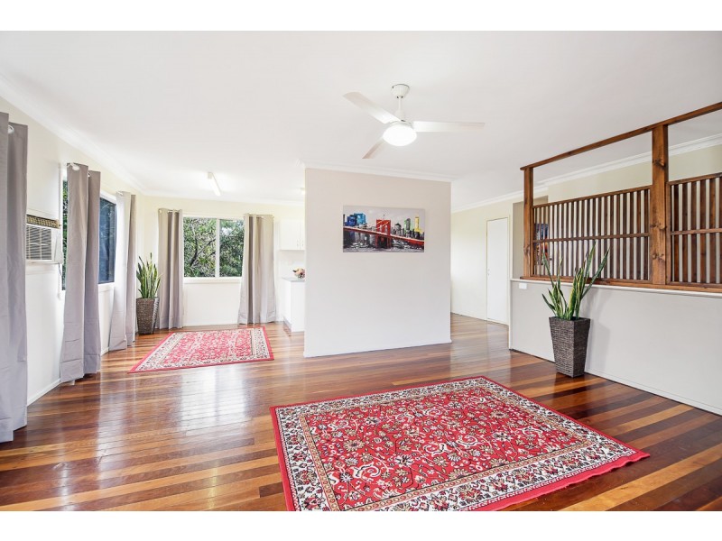 73 Peachester Rd, Beerwah QLD 4519