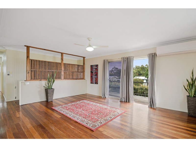 73 Peachester Rd, Beerwah QLD 4519