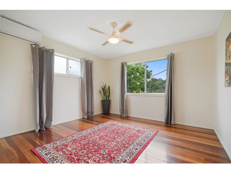 73 Peachester Rd, Beerwah QLD 4519